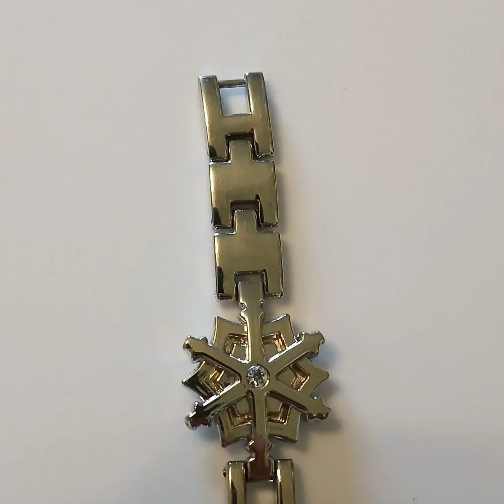 Kim Rogers Women's Silver Tone Winter Snowflake Quartz Movt Watch 11817 - Picture 8 of 13